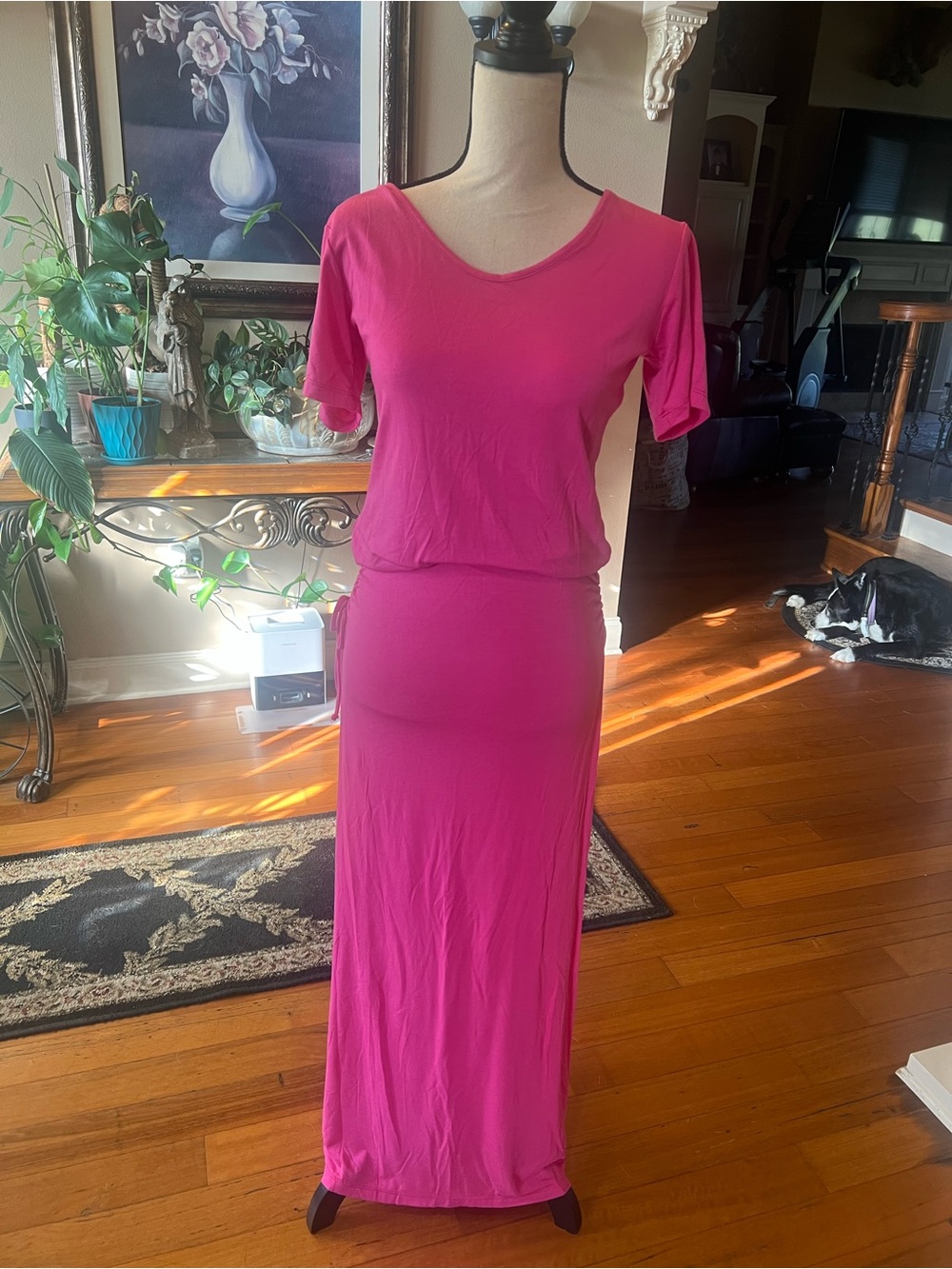 Women’s Hot Pink Maxi Dress - Short Sleeve - Picture 2 of 7
